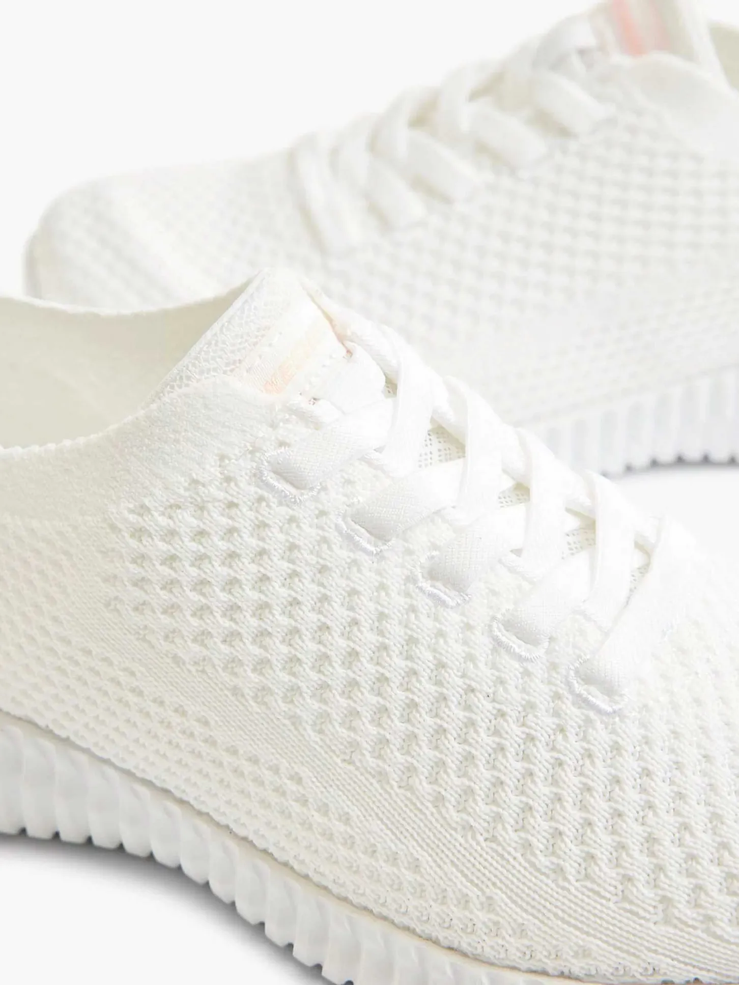 Best Witte Social Muse - Scene Lover Dames Sneakers